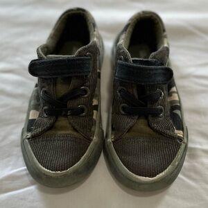 Tommy Bahama camo velcro baby shoes